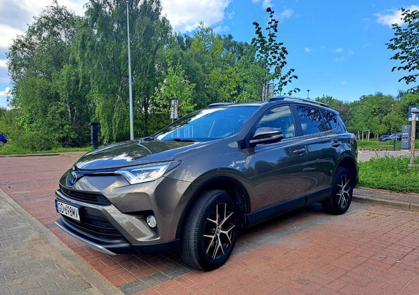 Toyota RAV4 cena 95000 przebieg: 92500, rok produkcji 2016 z Gdańsk małe 232